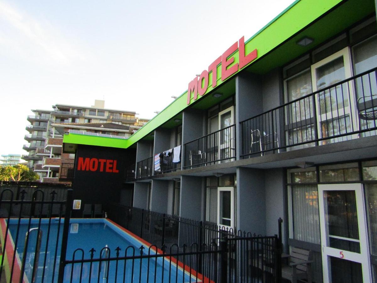 Le George Motel Порт-Маккуори Экстерьер фото